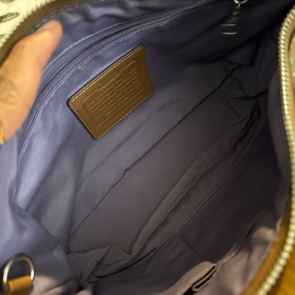 Signature Brown Coach Shoulder Bag - Picture 6 of 7